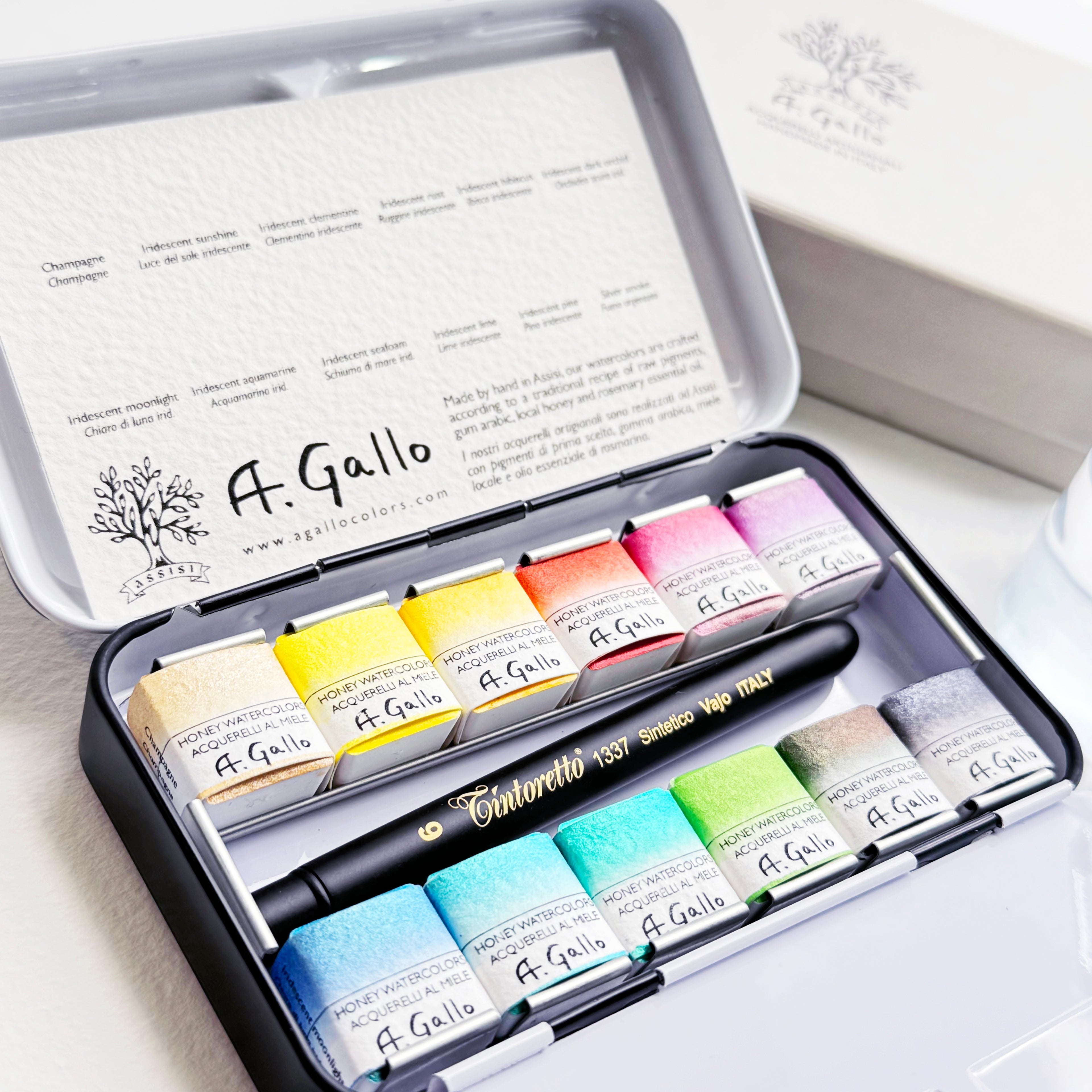 Iridescent pastel watercolor set by A. Gallo with Tintoretto brush