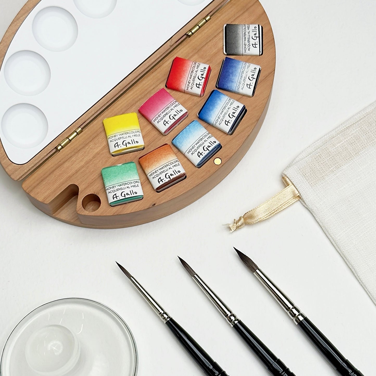 مجموعة Illumina مع Cherry Wood Palette 1327 Pocket Brush Series