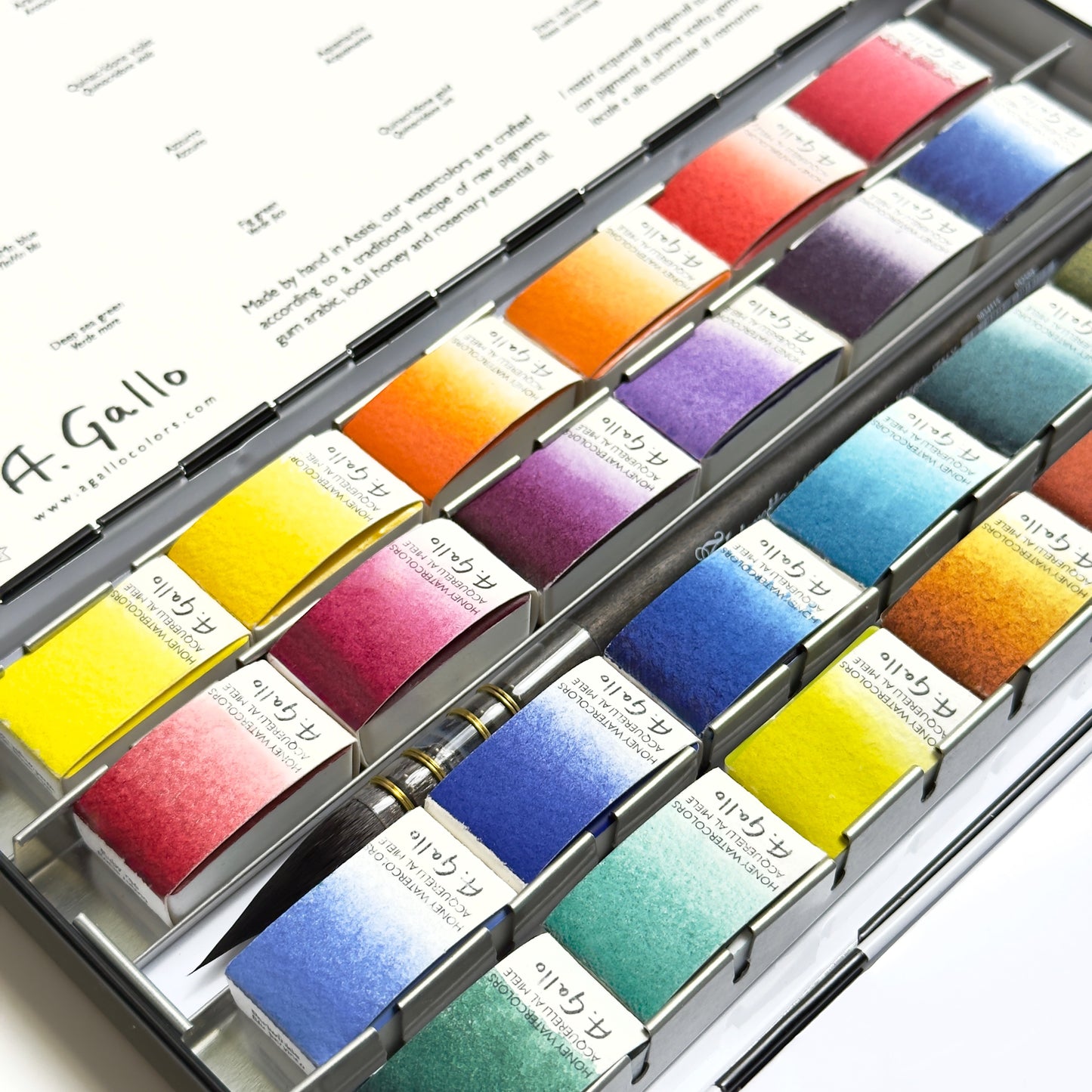 Signature 24 Full pan palette