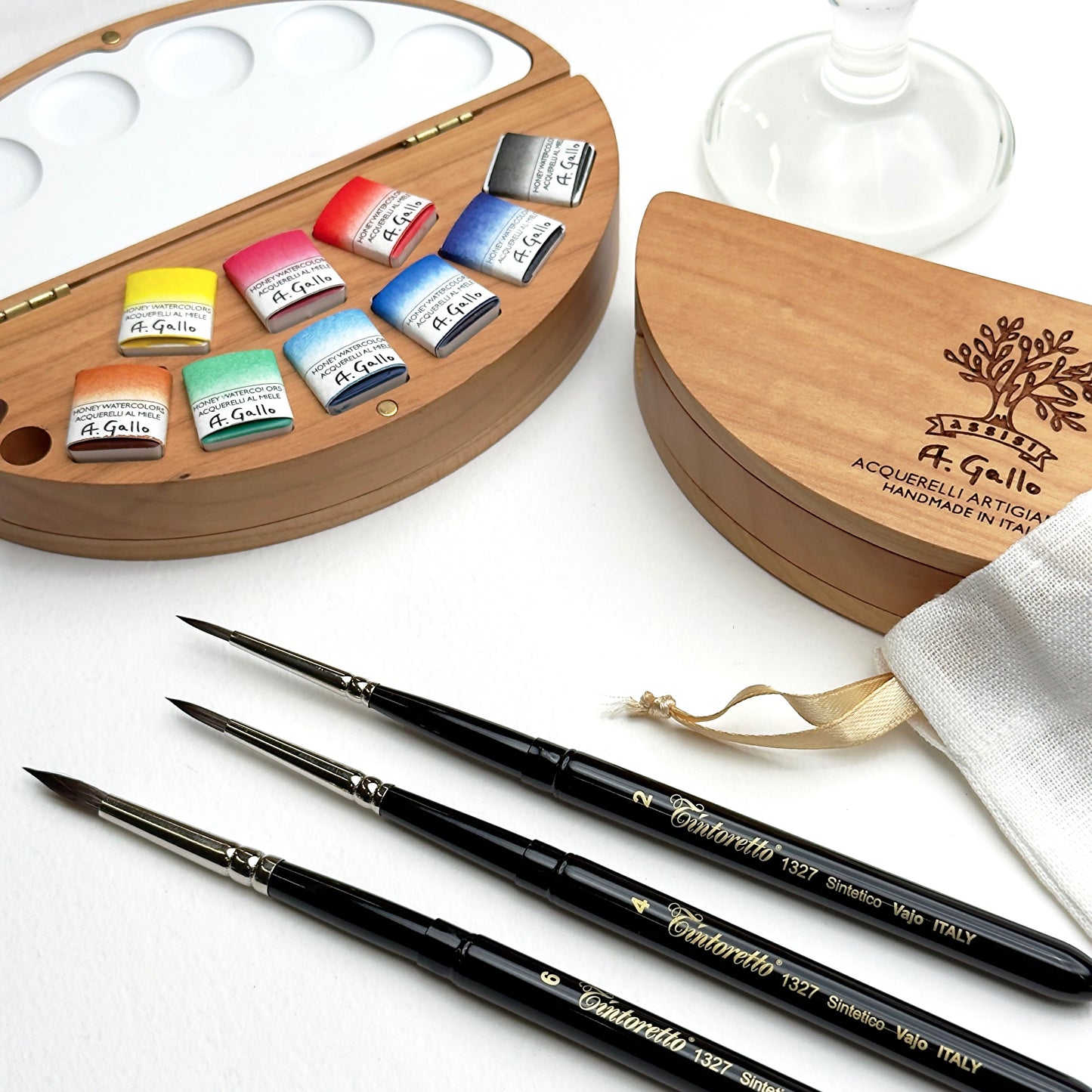 مجموعة Illumina مع Cherry Wood Palette 1327 Pocket Brush Series